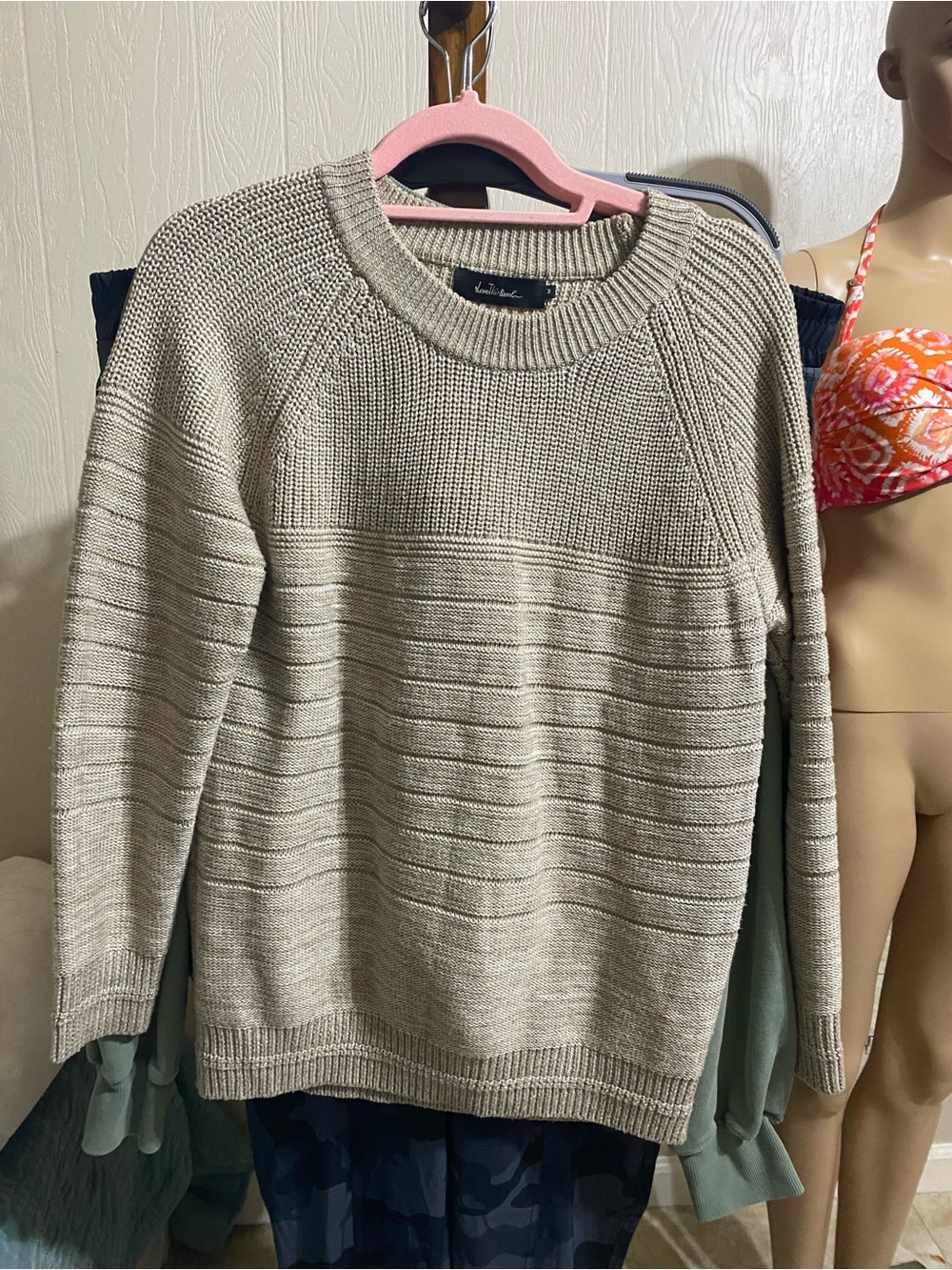 Kensie Men’s Crewneck Sweater in Light Taupe